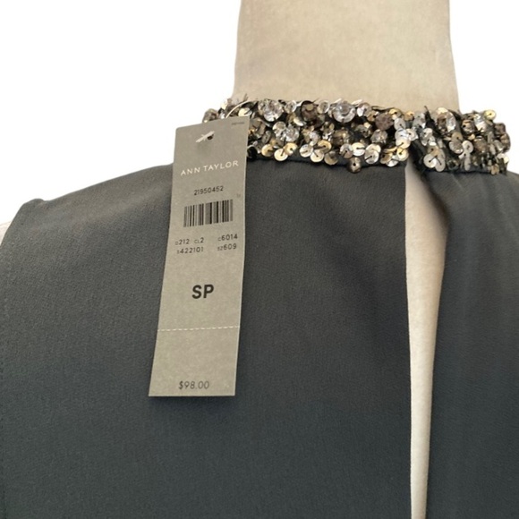 Ann Taylor NWT Jewelled Mock-Neck Sleeveless Keyhole Top Blouse - Picture 5 of 7